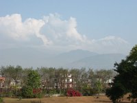2008 12 25N01 006 : ポカラ 国際山岳博物館 大気汚染 霞