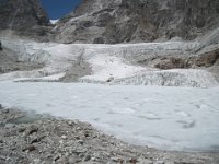 2009 05 07N01 164 : ギャジョ氷河 凍結氷河湖