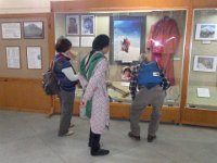 2010 01 29R02 053 : ポカラ 国際山岳博物館 薬師夫妻