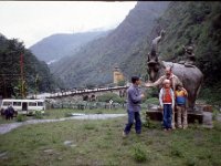 C04B03S14 0006 : スンコシ河, ツァム, 友誼橋, 国境, 照葉樹林, １９８０年チベット科学討論会